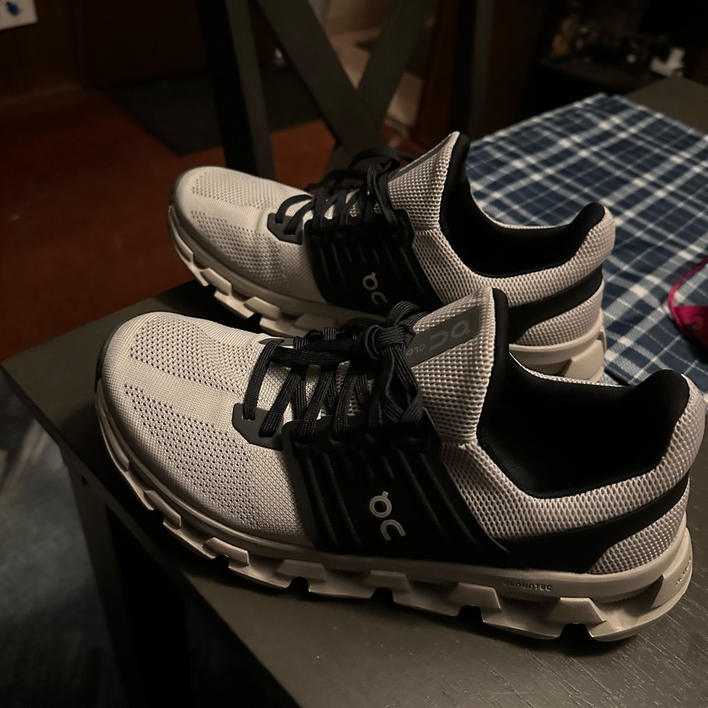 ON Running cloud sz 9